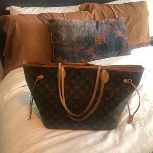 Louis Vuitton Neverfull MM - Authentic